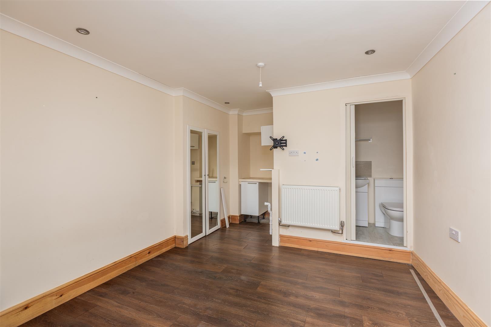 Myrtle Hill, Llanelli, SA15 4BH